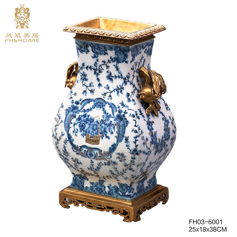   FH03-6001铜配瓷花瓶   