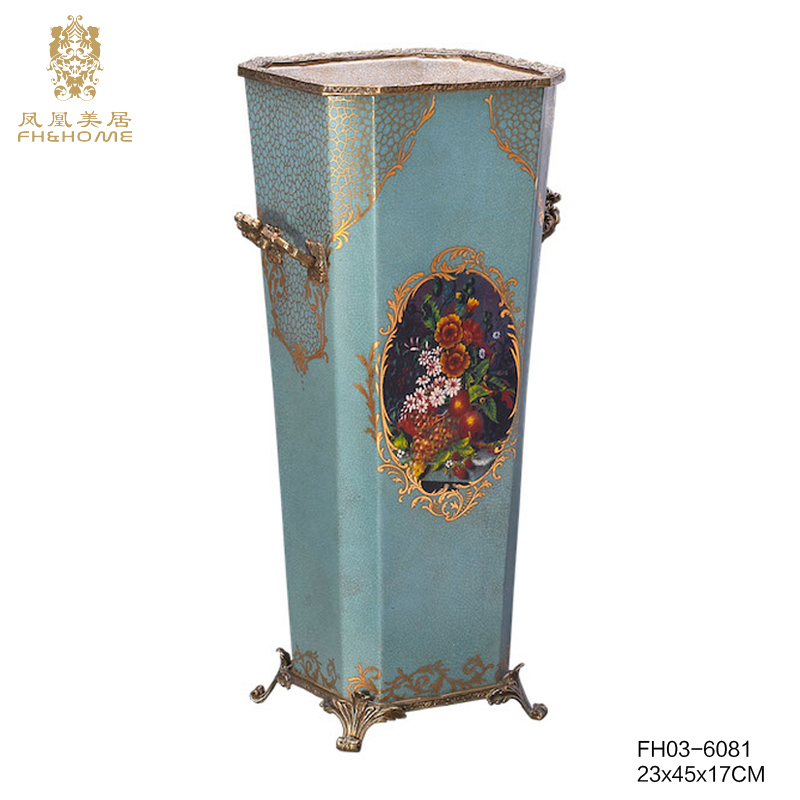    FH03-6081铜配瓷花瓶   