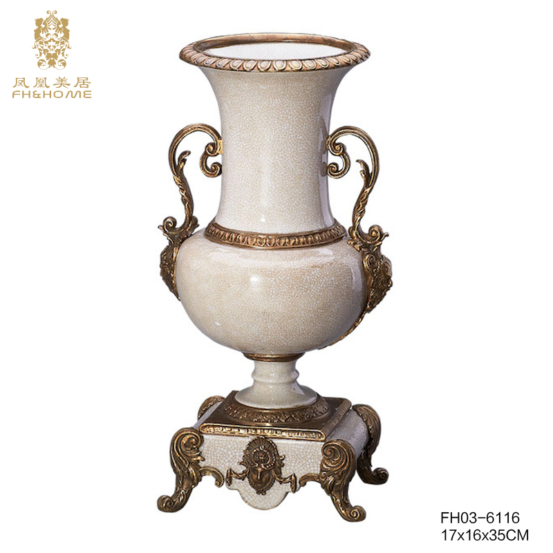    FH03-6116铜配瓷花瓶   
