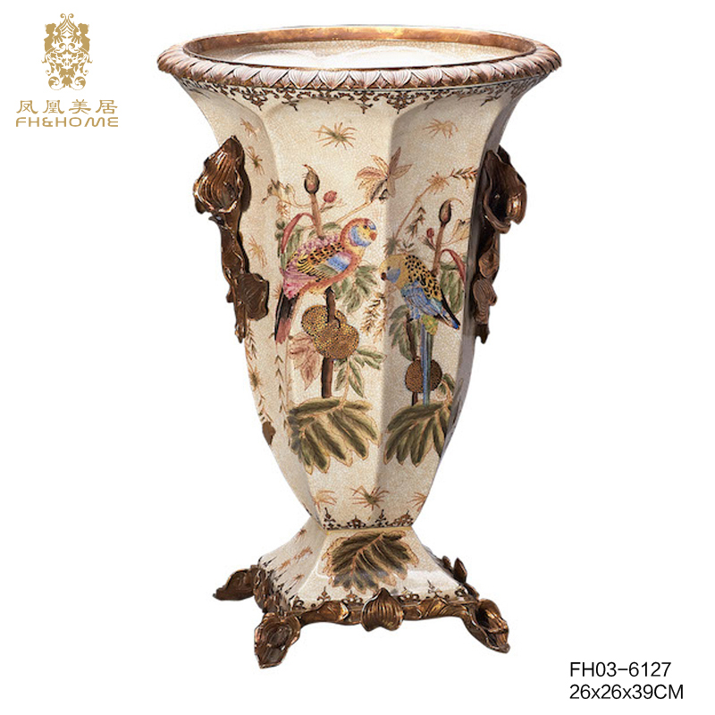    FH03-6127铜配瓷花瓶   