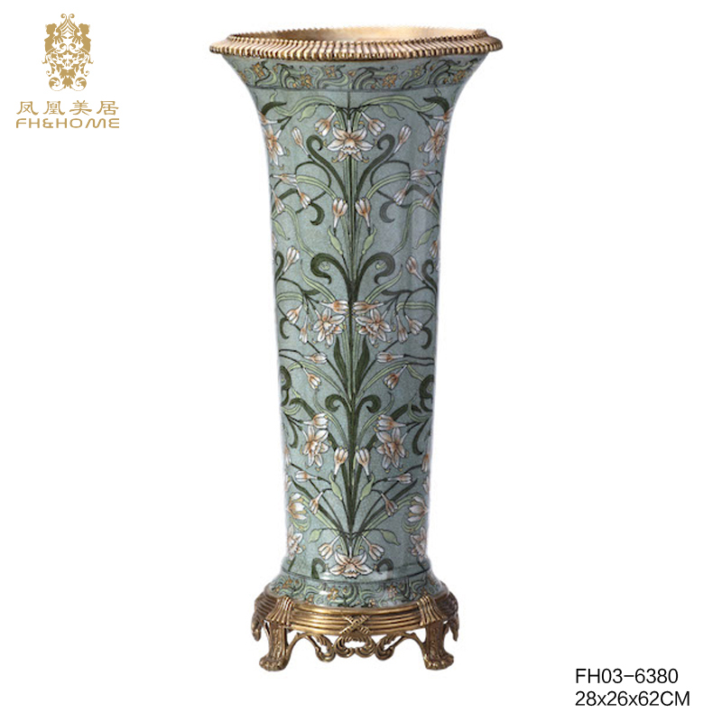    FH03-6380铜配瓷花瓶   