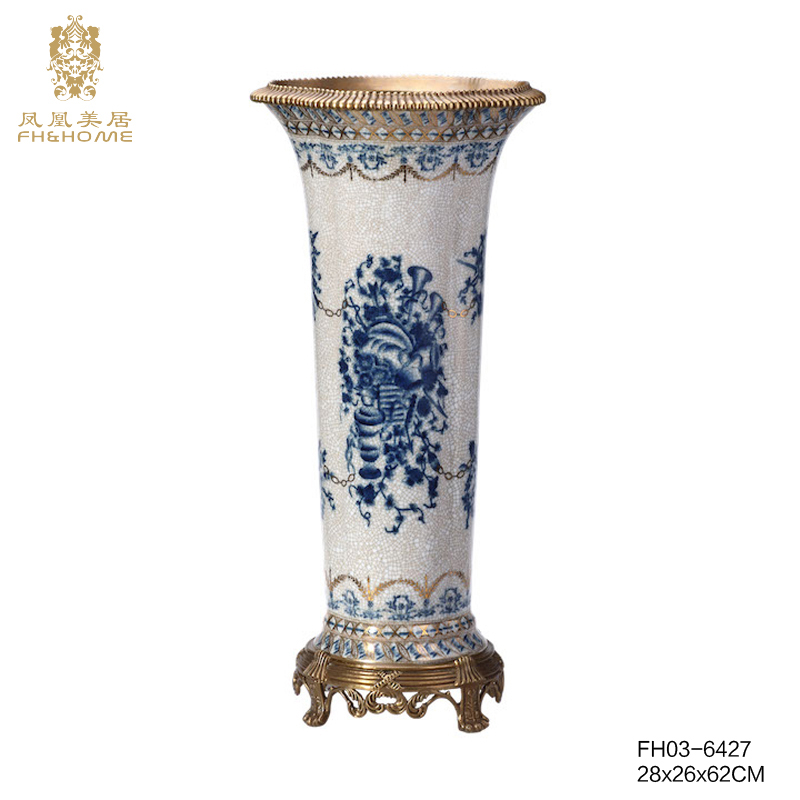    FH03-6427铜配瓷花瓶   