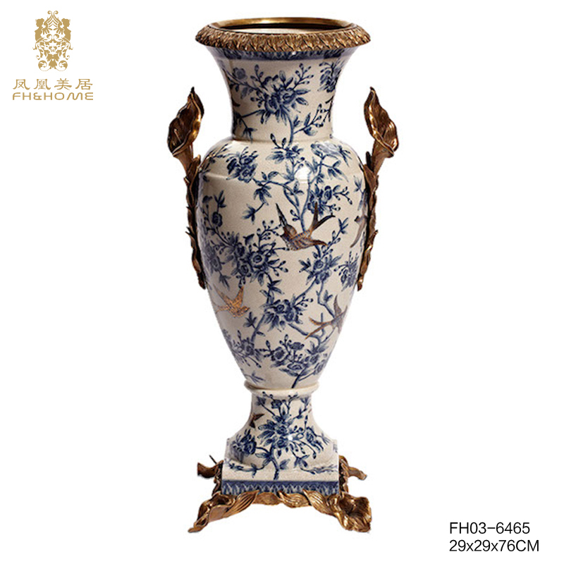    FH03-6465铜配瓷花瓶   