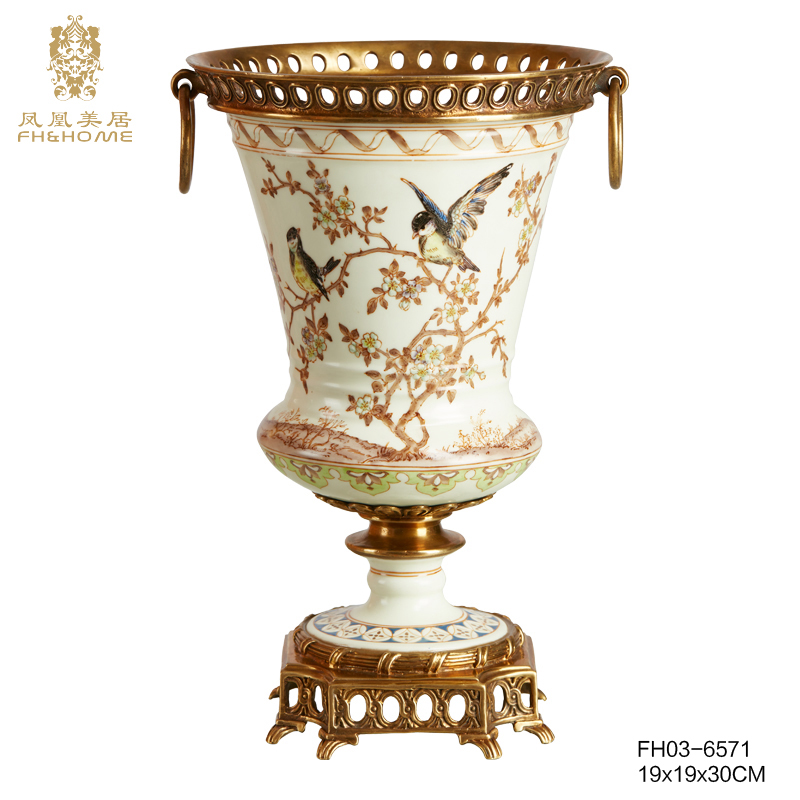    FH03-6571铜配瓷花瓶   