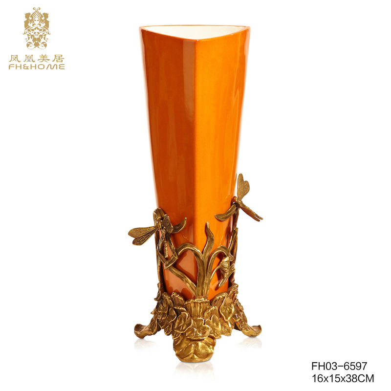    FH03-6597铜配瓷花瓶   