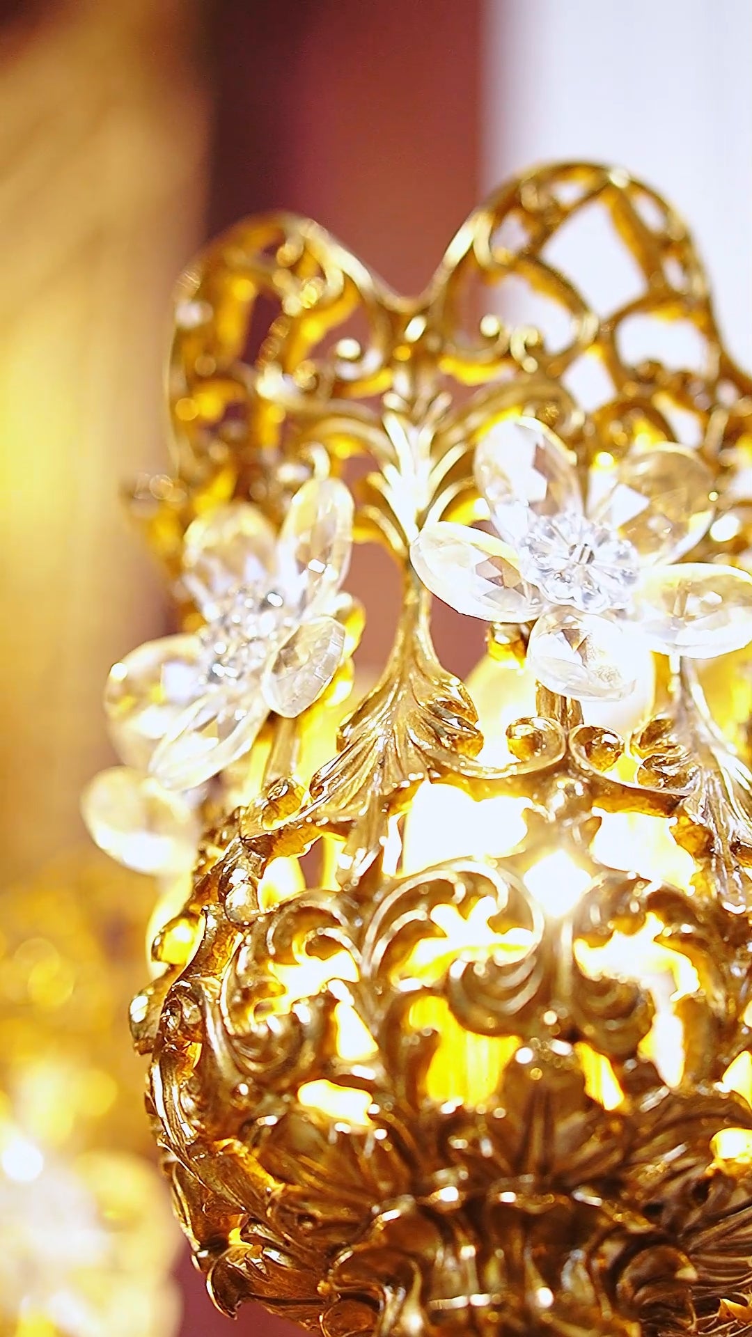 FH&HOME Rococo Crystal Flower Sconce - Brass with Floral Motifs