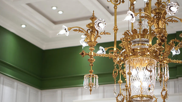 FH&HOME Palace Floral Chandelier - Ornate Crystal with Gilded Brass