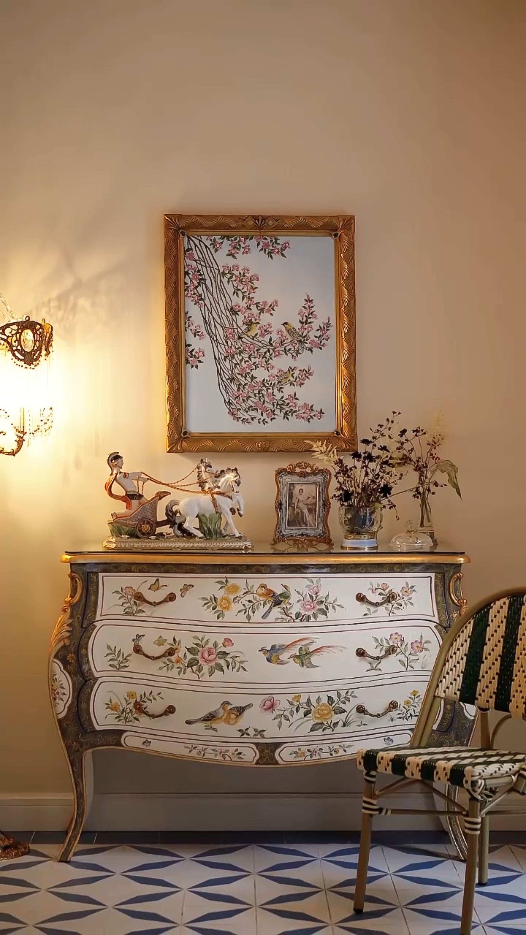 FH&HOME Rococo Revival Console Chest - Bird & Floral 3-Drawer Louis XV