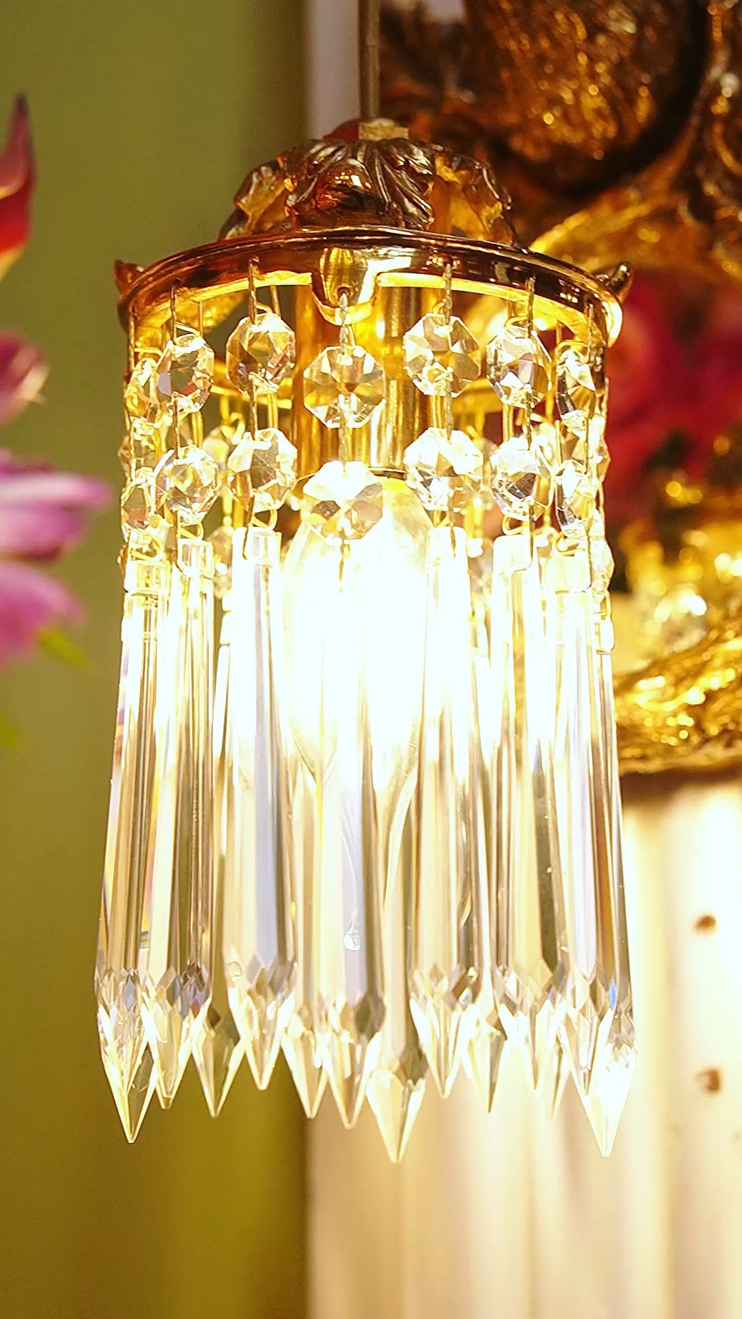 FH&HOME Deer Head Wall Sconce - Mirror Accent with Crystal Pendant