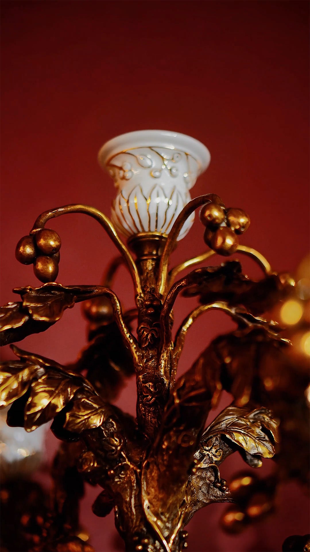 FH&HOME Artistic Colorful Crane 5-Arm Candelabra - Gilded Frame