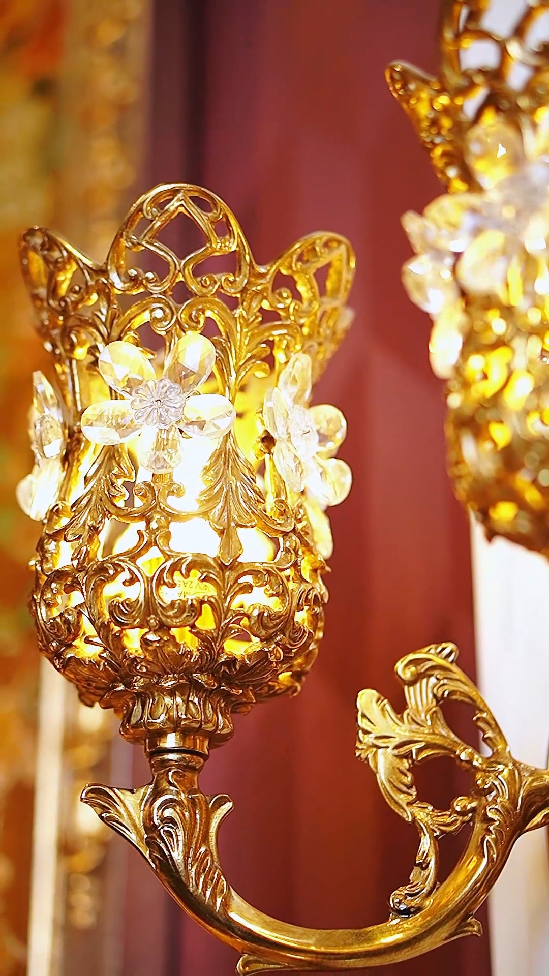 FH&HOME Rococo Crystal Flower Sconce - Brass with Floral Motifs