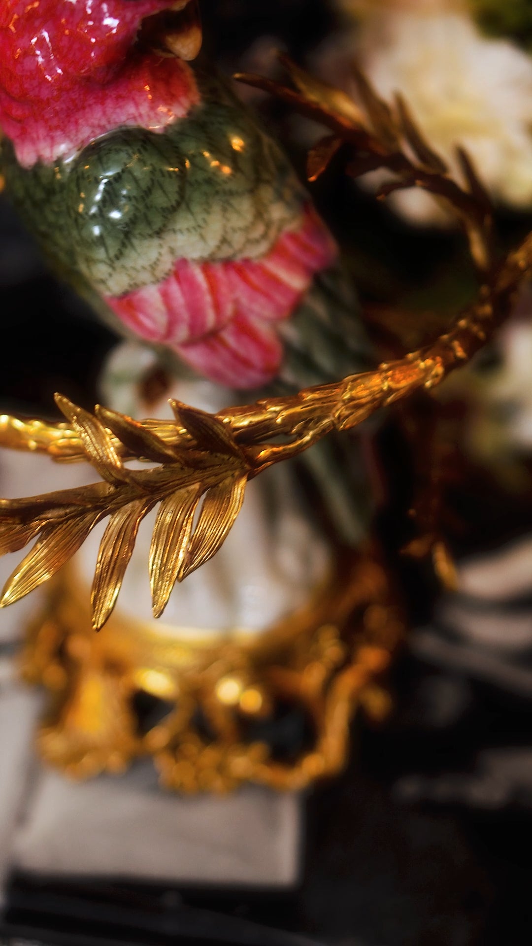 FH&HOME Exquisite Porcelain Parrot Candle Holder - Brass Foliage