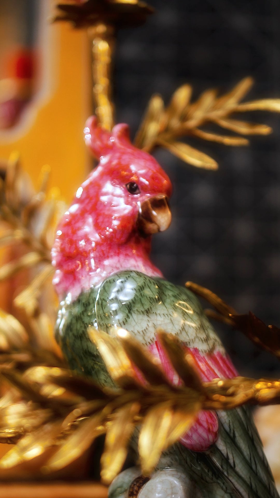 FH&HOME Exquisite Porcelain Parrot Candle Holder - Brass Foliage