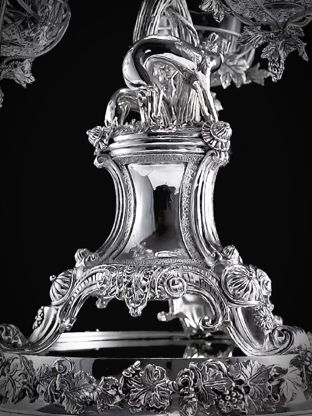 FH&HOME Victorian Grapevine Crystal Epergne Centerpiece