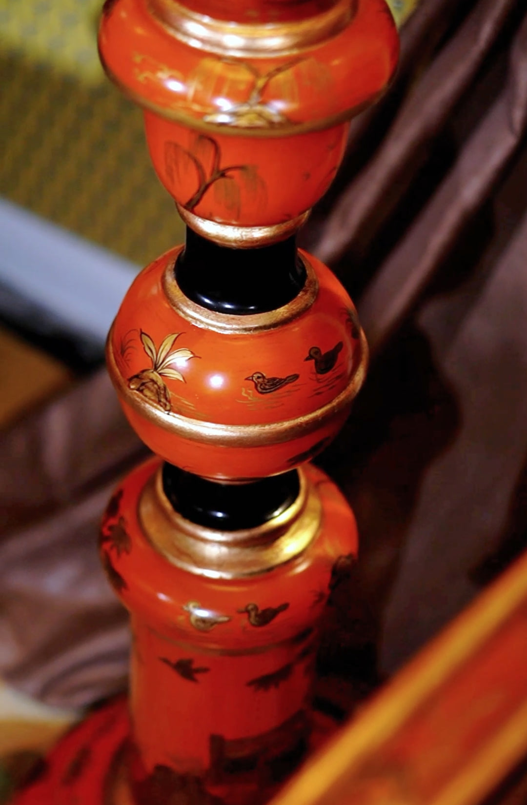 FH&HOME Orange Column Floor Lamp - Vintage Carved with Pleated Shade