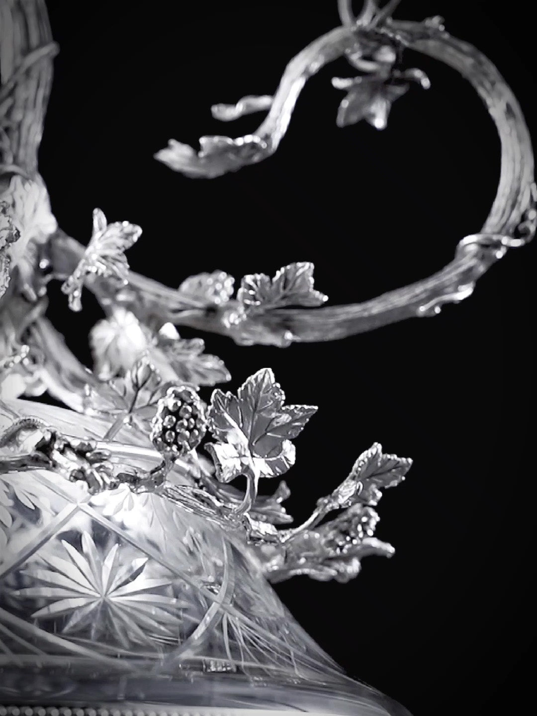 FH&HOME Victorian Grapevine Crystal Epergne Centerpiece