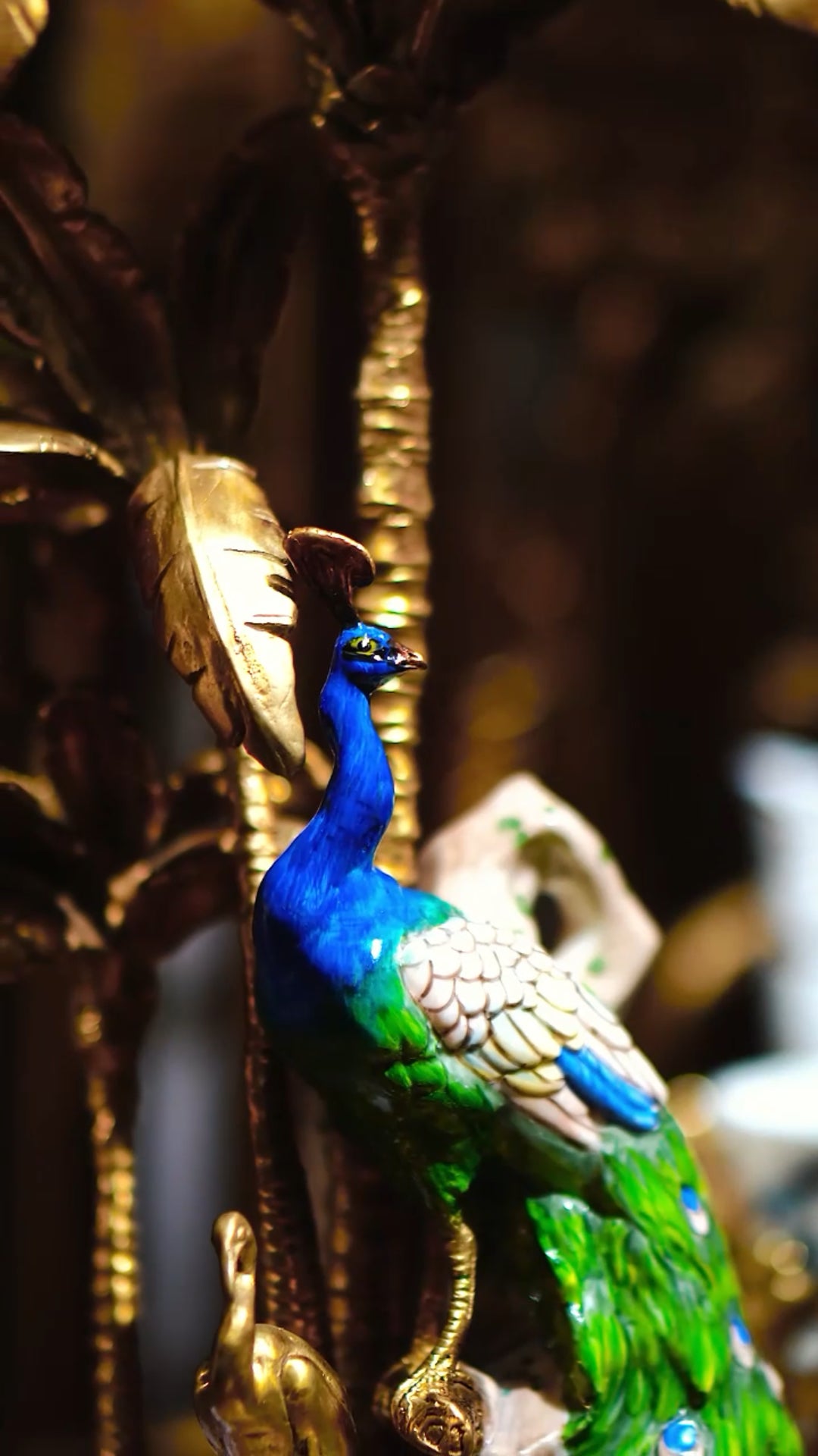 FH&HOME Tropical-Themed Peacock Palm Crystal Fruit Bowl - Gilded Base