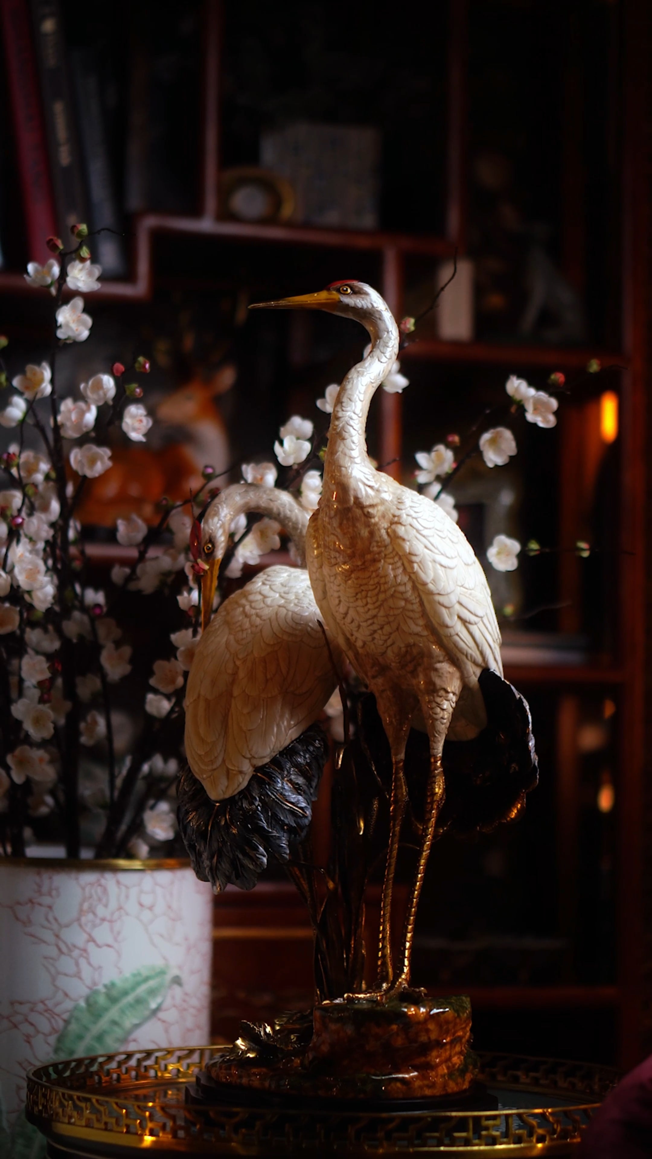 FH&HOME Red-Crowned Crane Couple Sculpture - Porcelain Symbol of Harmony