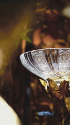 FH&HOME Tropical-Themed Peacock Palm Crystal Fruit Bowl - Gilded Base