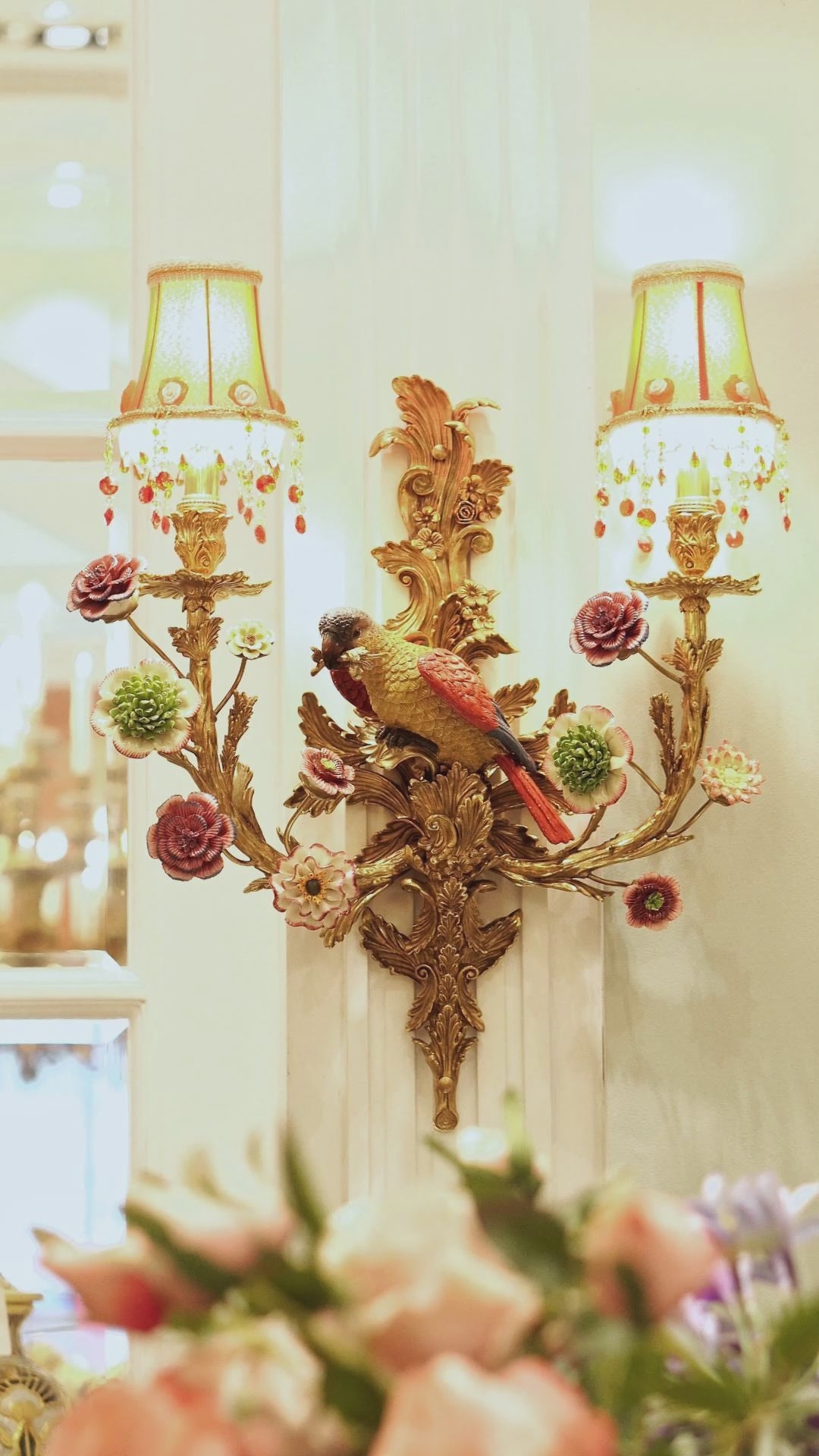 FH&HOME Parrot Floral Wall Lamp - Gilded Red with Tassel Shade